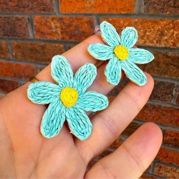 Anthropologie Bohemian Tiffany Raffia Flower Earrings - Picture 4 of 7